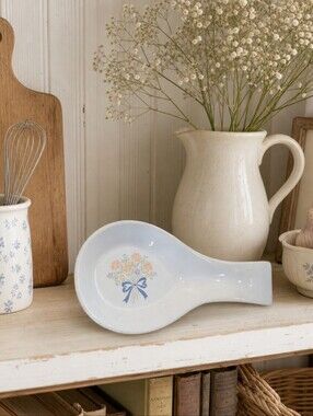 Retro Cottagecore Melamine Spoon Rest Floral Print White Blue Ribbon